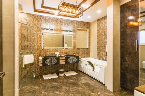 Чем SPA-зона в коттедже отличается от обычной ванной комнаты?