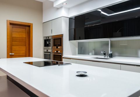 Чем кухонный остров в коттедже отличается от квартирного?