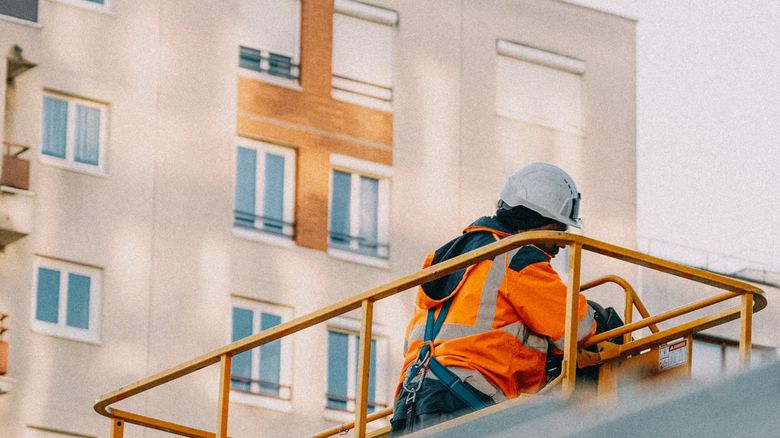 Сколько стоят черновые работы и инженерные системы в неоклассическом ремонте?