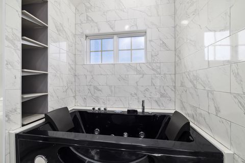 Какие SPA-функции реально вписать в типовую ванную без перепланировки?
