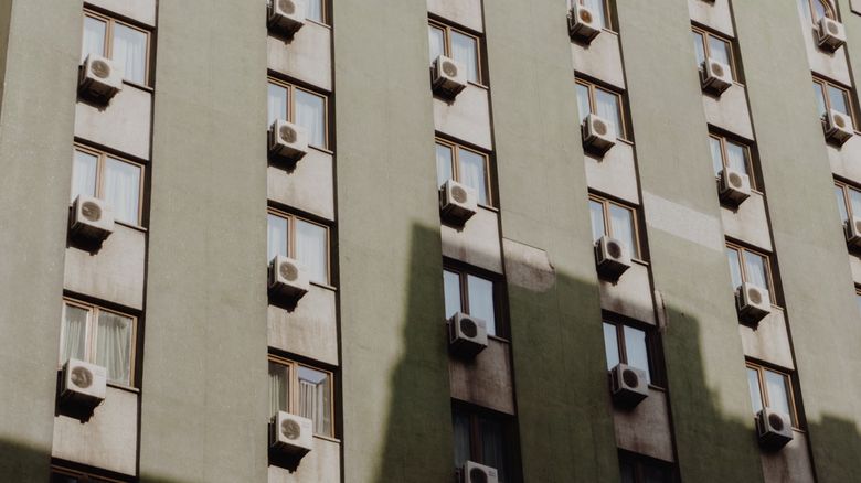 Что говорит закон о размещении кондиционеров на фасаде многоквартирного дома